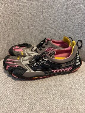 VIBRAM- FiveFingers KMD Sport LS size 39